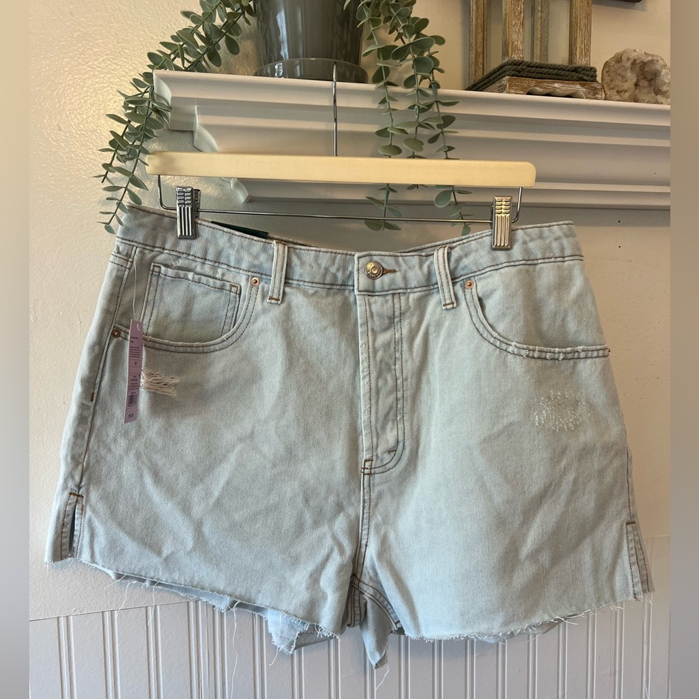 NWT WILD FABLE HIGH RISE DENIM SHORTS / SIZE: 14 / 2.5” Inseam - Picture 1 of 7